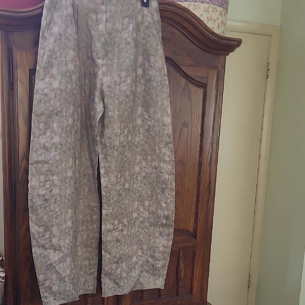 Gray Wide Leg Linen Pants.